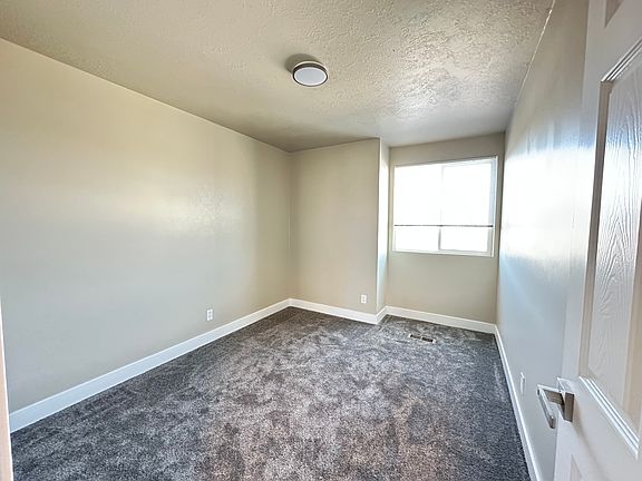 3rd image of 1257 W Athleen Dr