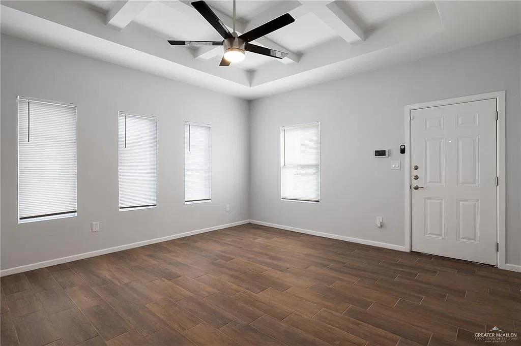 2 bed, 2.0 bath, 988 sqft, $995 — Photo 2