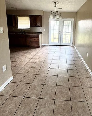 3 bed, 2.0 bath, 1033 sqft, $1,400 — Photo 3