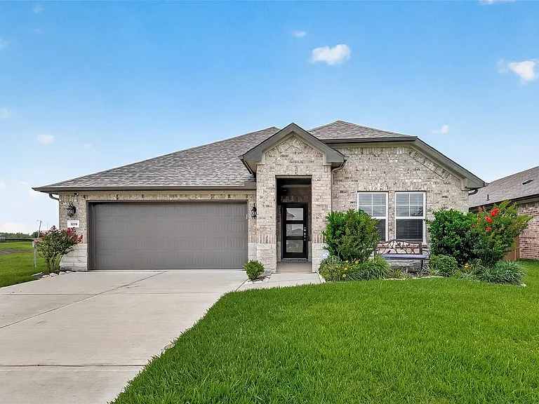 3219 Garner Ln — Photo 1