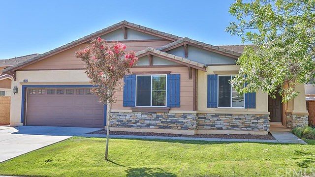 1st image of 30375 Woodbury Cir