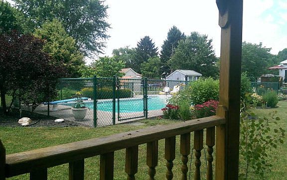 3rd image of 105 Valley Ln