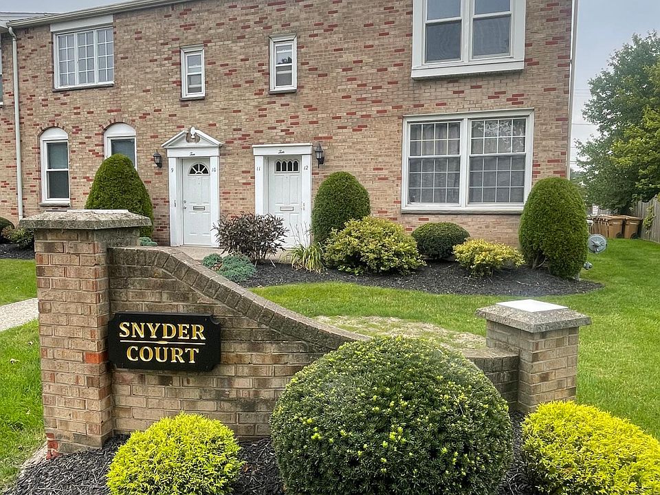 1st image of 10 Wayne Ter APT 12