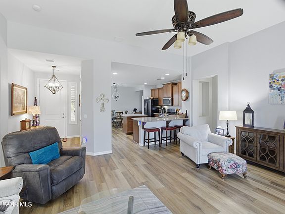 4th image of 2535 Aurora Dr
