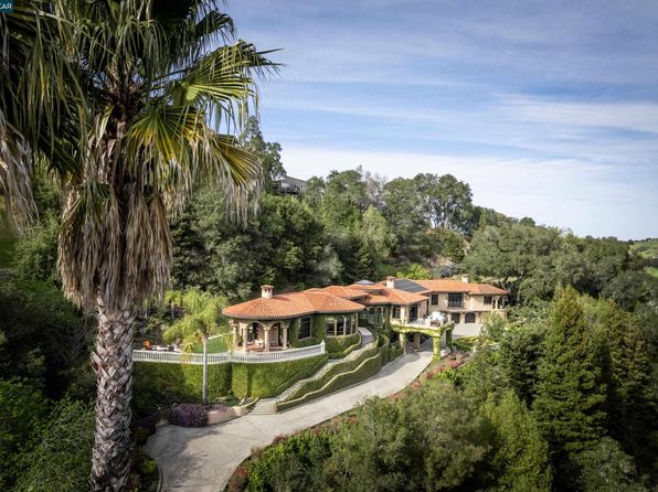 42 Tappan Ln, Orinda, CA 94563