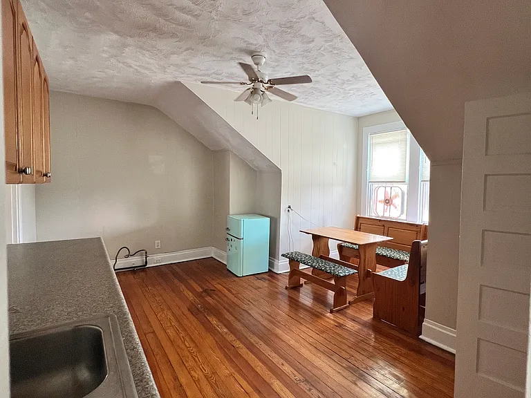 1317 Broadway Ave #3 — Photo 2