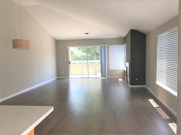 2nd image of 1731 Parkview Green Cir
