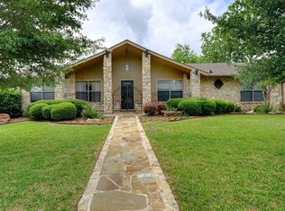 604 Robindale Dr, Bedford, TX 76022