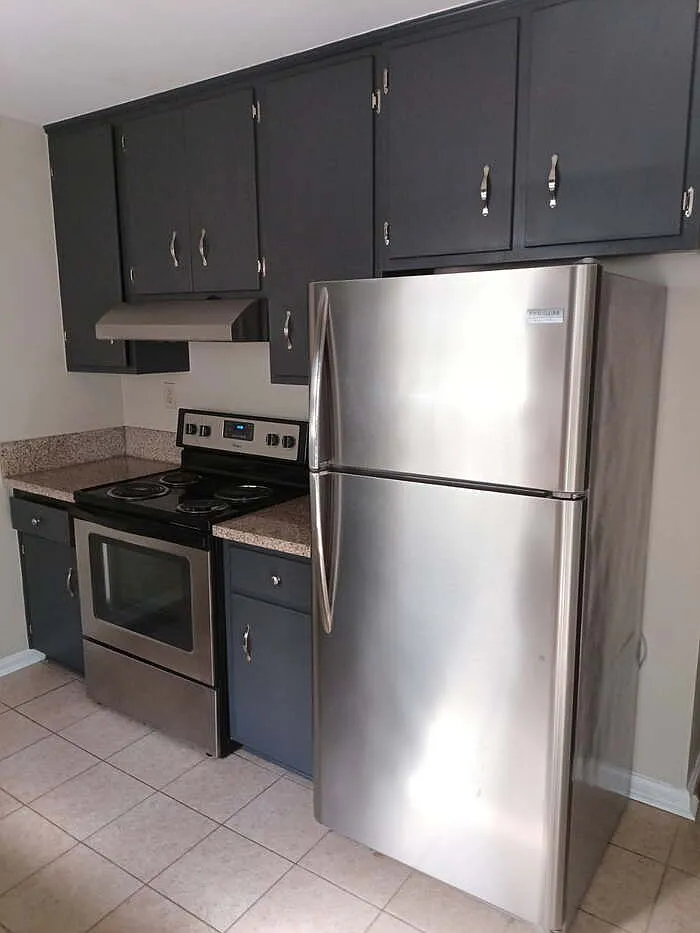 2 bed, 2.5 bath, $1,800 — Photo 4