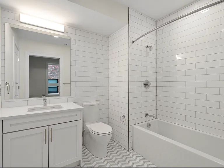 301 Border St #303 — Photo 14