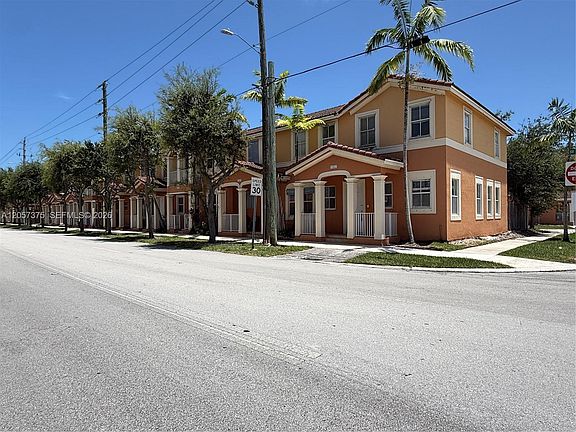 3rd image of 10852 SW 240th St
