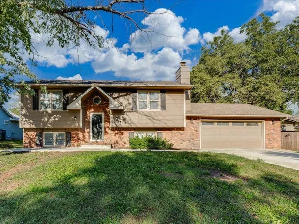 2019 N Forest Park St, Derby, KS 67037