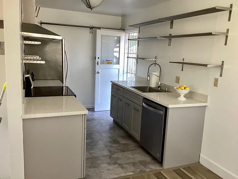 461 Clifton St #F — Photo 3