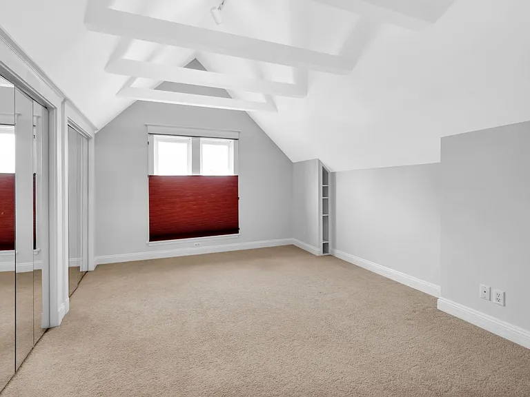 1036 S Race St — Photo 15