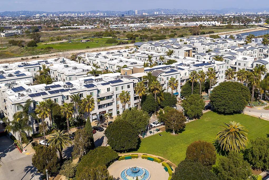 Fountain Park at Playa Vista — Photo 1