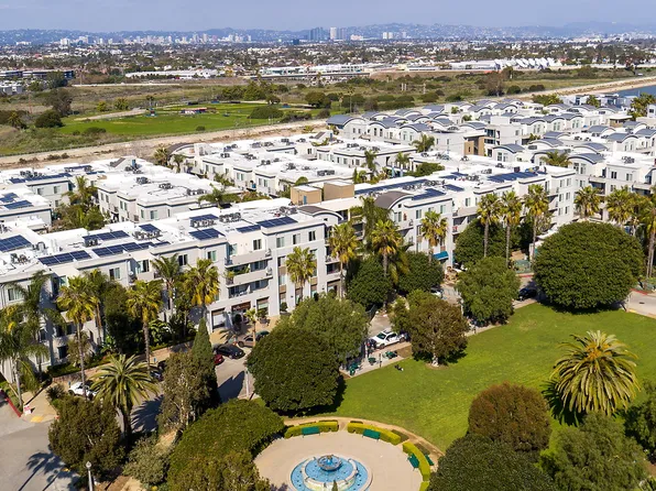 Fountain Park at Playa Vista