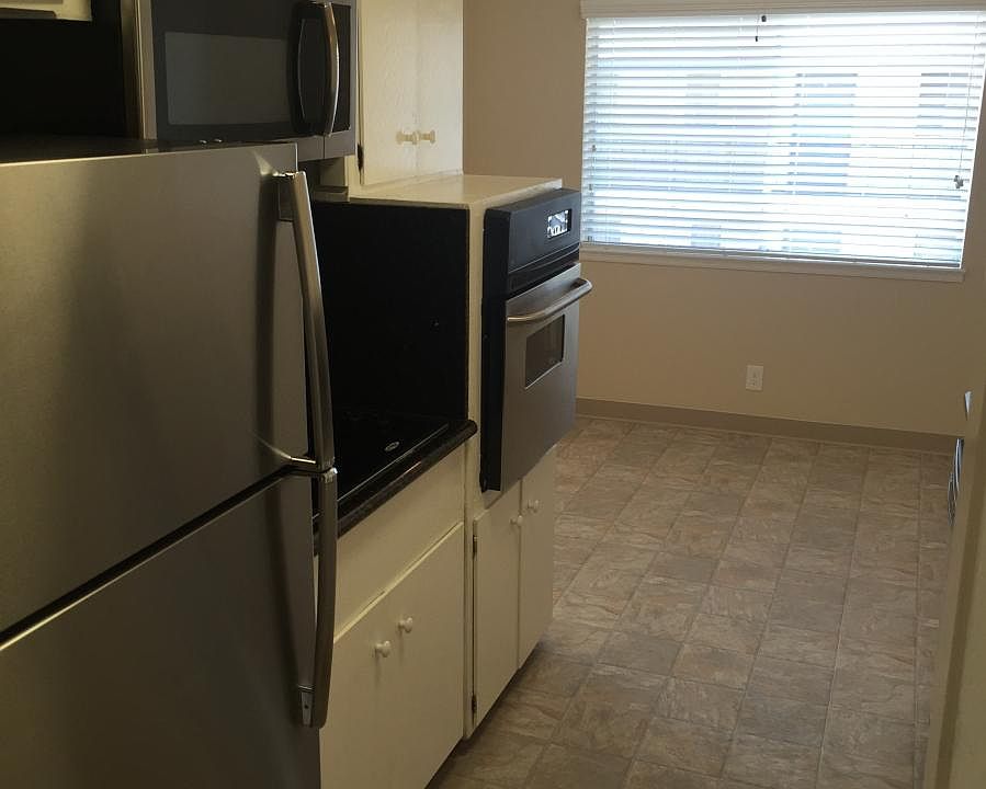 1st image of 642 Kirkland Dr APT 6