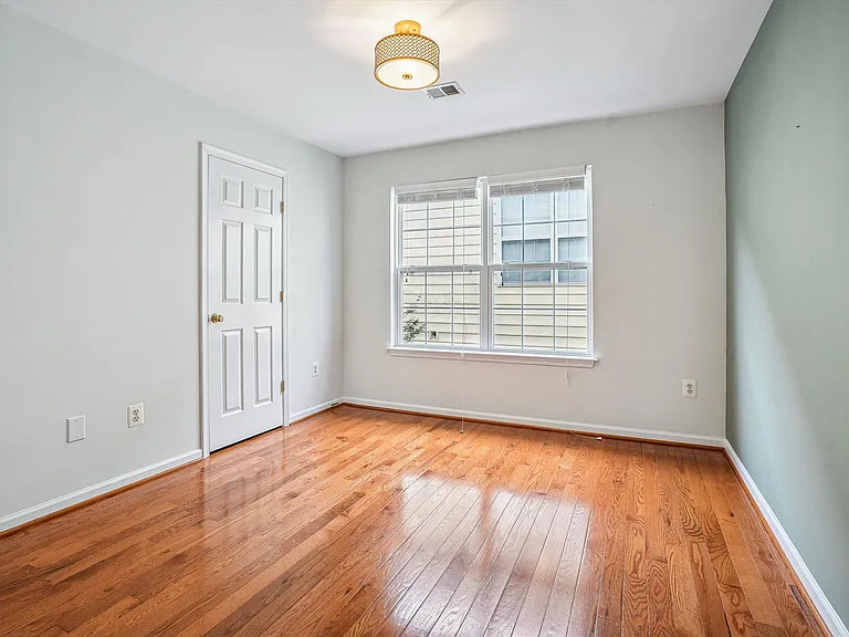 9305 Sumner Lake Blvd — Photo 29