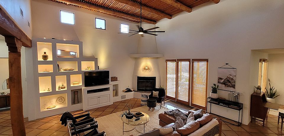 20' Vigas & Latillas Ceiling