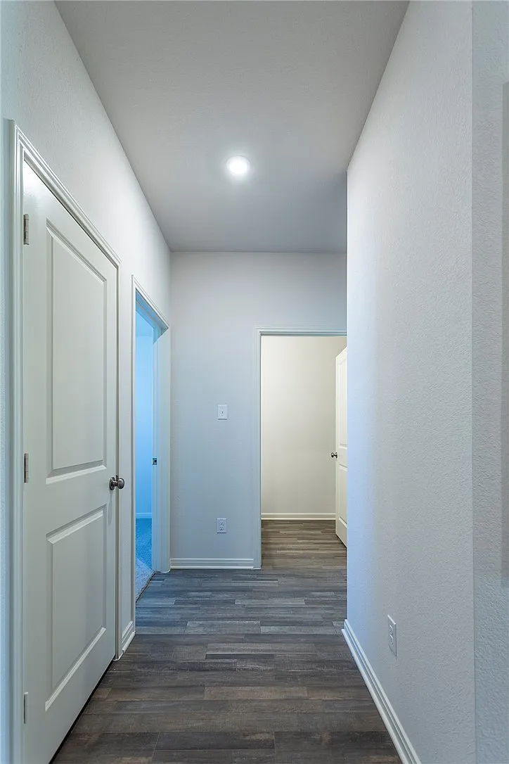 4 bed, 1736 sqft, $2,100 — Photo 3