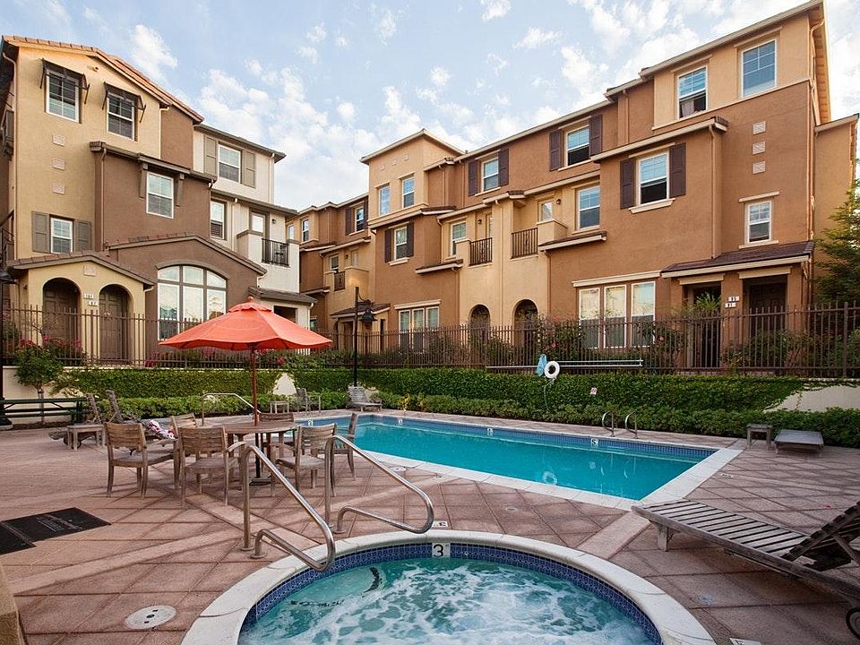 Community Pool and Spa