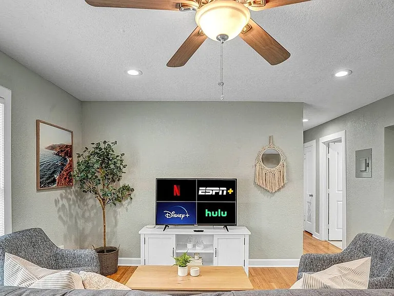 Charming 2-bedroom, 1-bathroom apartment! — Photo 7
