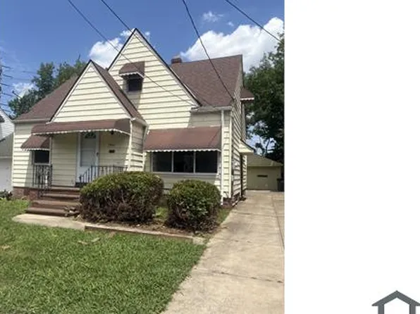 7901 Beman Ave, Newburgh Heights, OH 44105