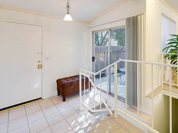 2nd image of 981 E Villa St APT 5