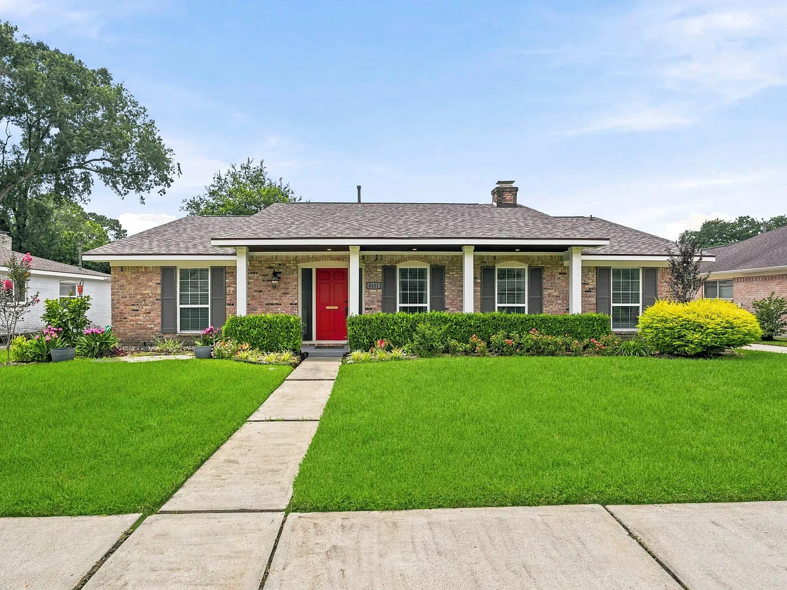 4 bed, 2.0 bath, 2319 sqft, $2,950 — Photo 2
