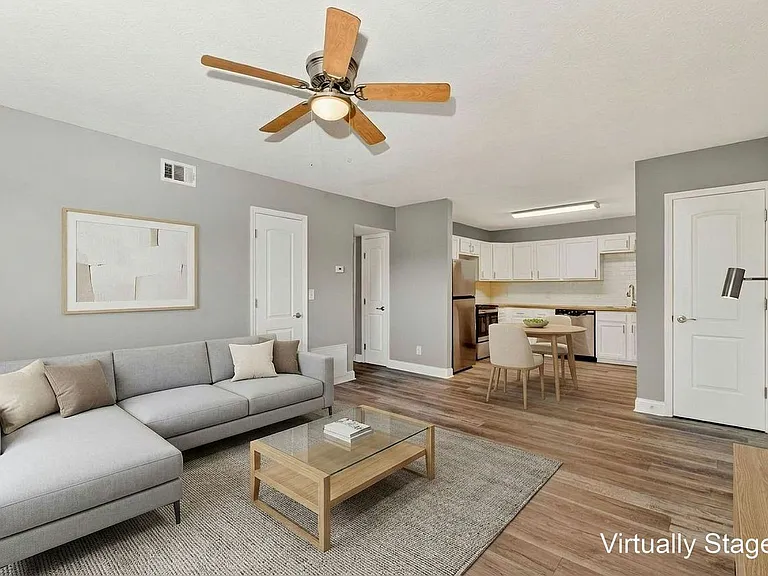 1580 E Mound St — Photo 2
