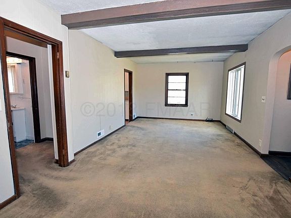 909 2nd Ave N Mhd081
