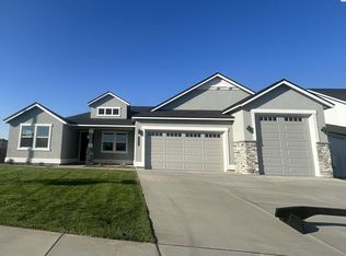 12113 Vincenzo Dr, Pasco, WA