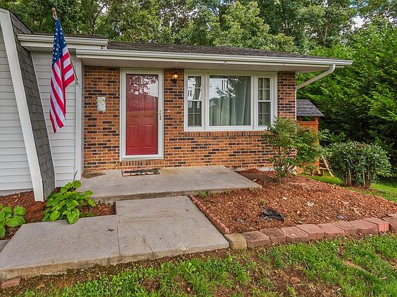 2nd image of 10167 Oakwinds Cir