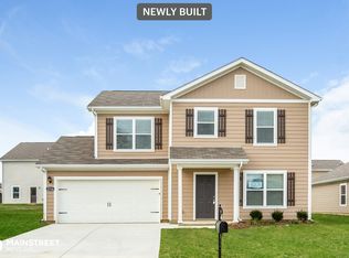 2516 Queen Bee Dr, Columbia, TN 38401