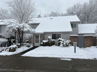 816 Williamsburg Cir, Warwick, RI 02886