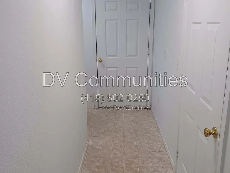 2571 NW Cedar Ave #3 — Photo 8