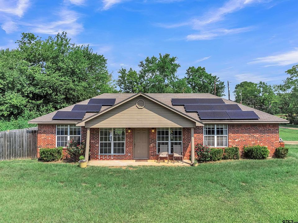1st image of 127 Pecan Dr