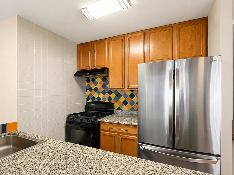 350 W 50th St #2B — Photo 6