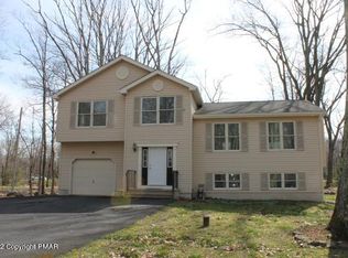 232 Stillwater Dr, Pocono Summit, PA 18346