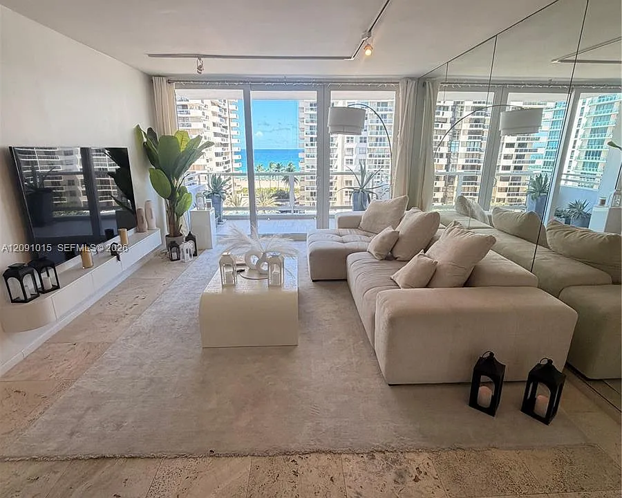 5700 Collins Ave #9B