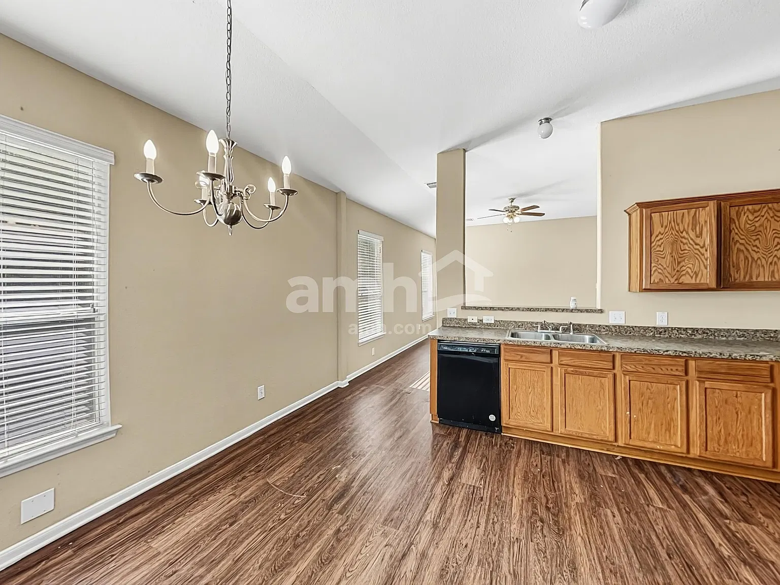 3 bed, 2.0 bath, 1457 sqft, $1,835 — Photo 4