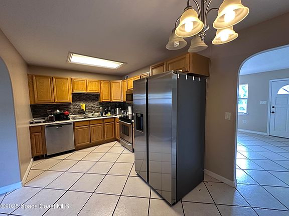 5th image of 1840 Glenwood Dr
