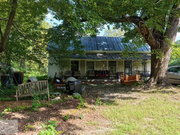 980 Hughes Rd, Alton, VA 24520