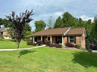 126 N View St, Galax, VA 24333
