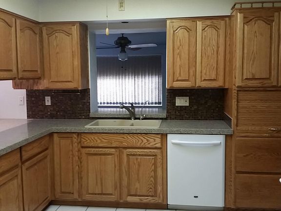 3rd image of 4743 E Capri Ave