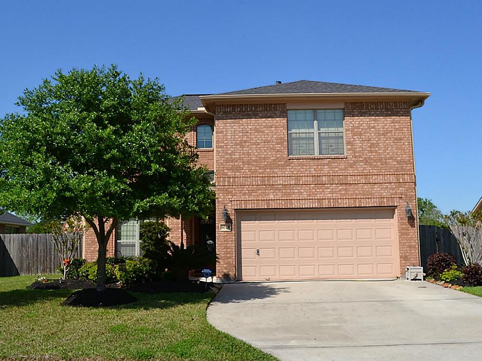 6019 Dublin Lane in Pearland Tx.