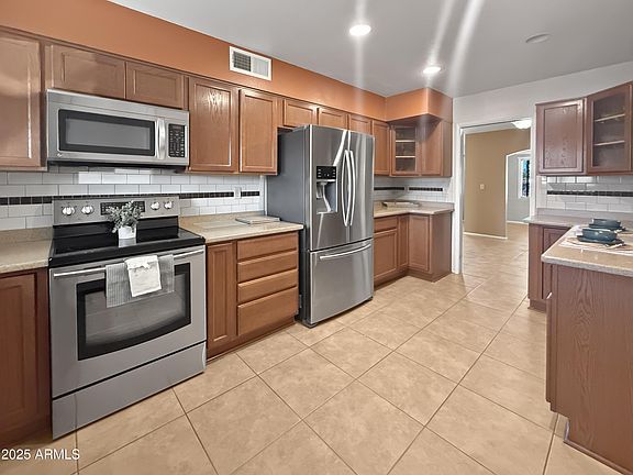 4th image of 9209 N 102ND Drive