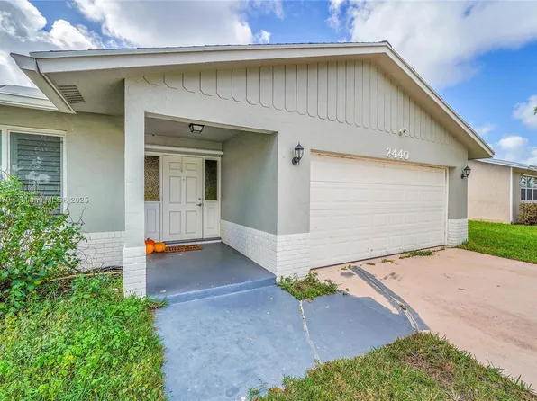 2440 SW 12th St, Deerfield Beach, FL 33442