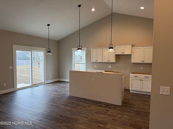4th image of 4005 E Plaza Blvd