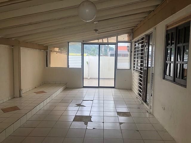 2nd image of D1 Calle B